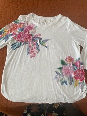 Tommy Bahama White Long-Sleeve Floral Scoop-Neck Tee